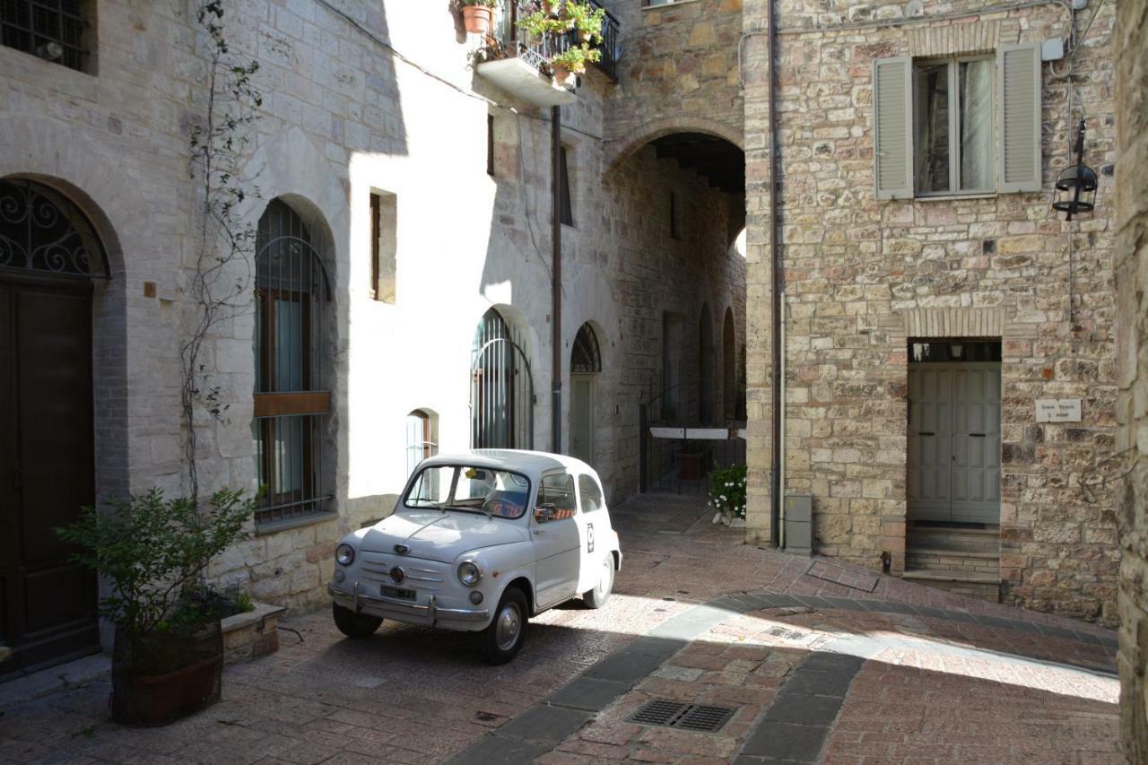 Palazzo Calocci Appartamenti In Assisi Exterior photo