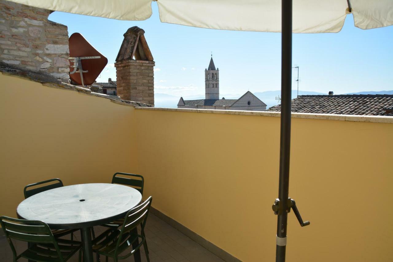 Palazzo Calocci Appartamenti In Assisi Exterior photo