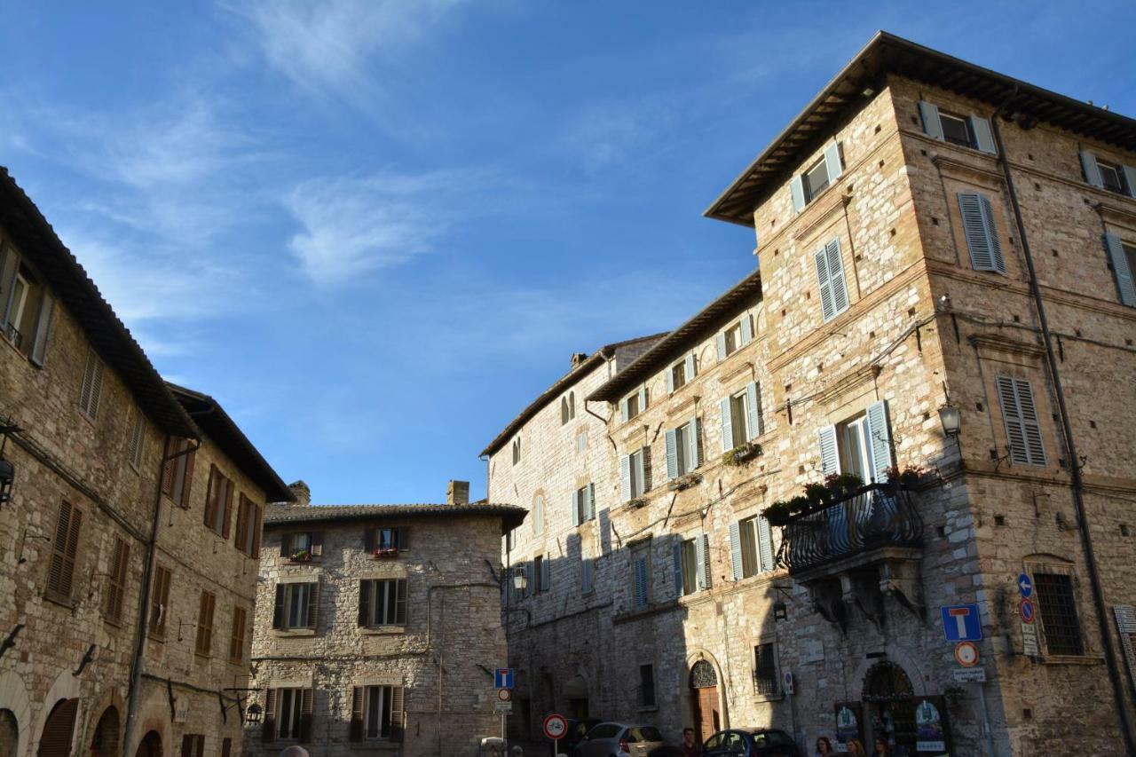 Palazzo Calocci Appartamenti In Assisi Exterior photo